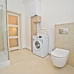 格兰德公寓 *
